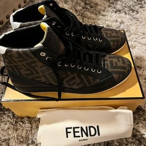 Sz 9 Authentic Men’s Fendi Zucca Print Hi Top Sneakers